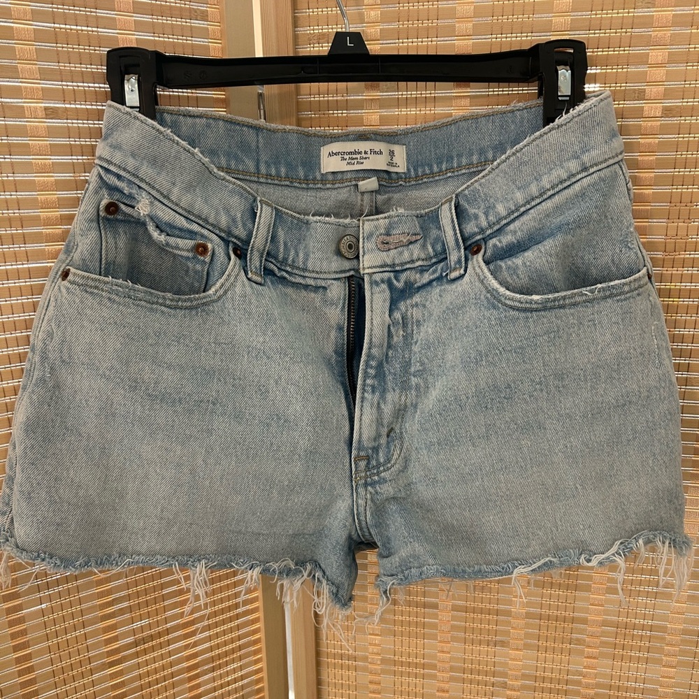 Abercrombie High Rise Curve Love Light Jean Short Size 2